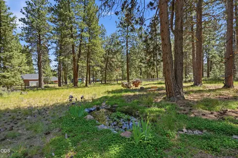Exterior - 60282 Pawnee Ln, Bend, OR 97702 photo 12 of 12