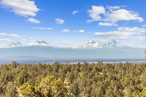 1382 SE Sycamore Ln, Prineville, OR 97754