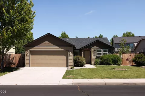 440 SW 31st St, Redmond, OR 97756