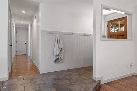 Entry Way - 21360 Keyte Rd, Bend, OR 97701 photo 2 of 2