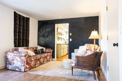 Living - 21360 Keyte Rd, Bend, OR 97701 photo 4 of 4