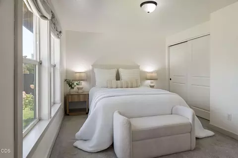 Bedroom - 21360 Keyte Rd, Bend, OR 97701 photo 2 of 3