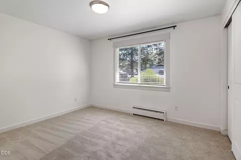 Bedroom - 21360 Keyte Rd, Bend, OR 97701 photo 3 of 3