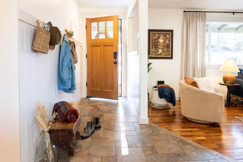 Entry Way - 21360 Keyte Rd, Bend, OR 97701 photo 1 of 1