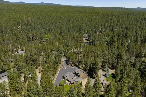 View/Area - 16969 Spring River Rd, Bend, OR 97707 photo 2 of 2