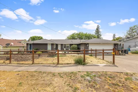 1741 Serenity Dr, Medford, OR 97504