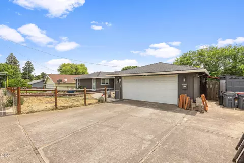 1741 Serenity Dr, Medford, OR 97504