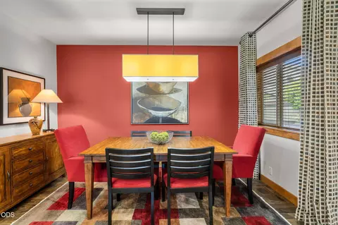 Dining - 19551 Painted Ridge Loop, Bend, OR 97702 photo 2 of 2