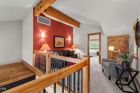 Entry Way - 19551 Painted Ridge Loop, Bend, OR 97702 photo 1 of 3