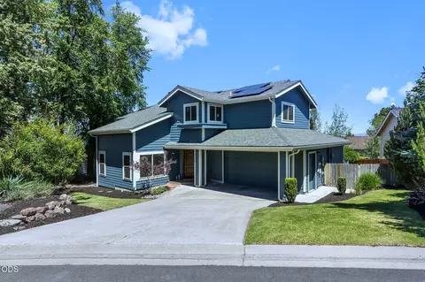2486 SW Valleyview Dr SW, Redmond, OR 97756
