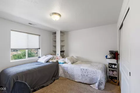 Bedroom - 21382 NEagle Crossing Ave, Bend, OR 97701 photo 1 of 4