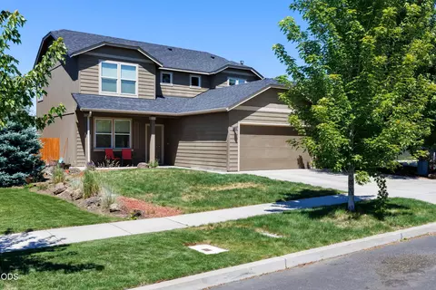 Exterior - 21382 NEagle Crossing Ave, Bend, OR 97701 photo 2 of 9