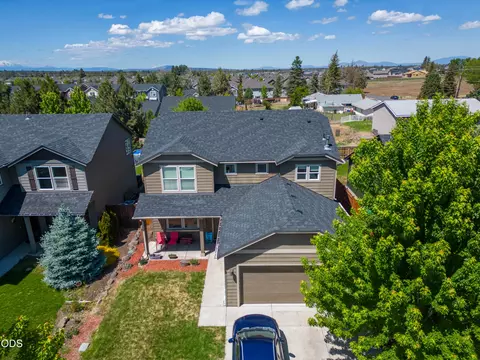 View/Area - 21382 NEagle Crossing Ave, Bend, OR 97701 photo 1 of 12