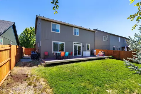 Exterior - 21382 NEagle Crossing Ave, Bend, OR 97701 photo 6 of 9