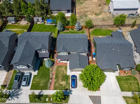 View/Area - 21382 NEagle Crossing Ave, Bend, OR 97701 photo 3 of 12