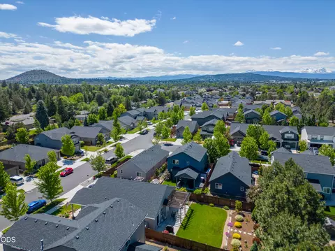 View/Area - 21382 NEagle Crossing Ave, Bend, OR 97701 photo 9 of 12