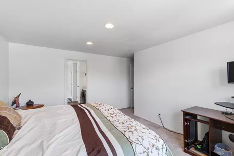 Bedroom - 21382 NEagle Crossing Ave, Bend, OR 97701 photo 4 of 4