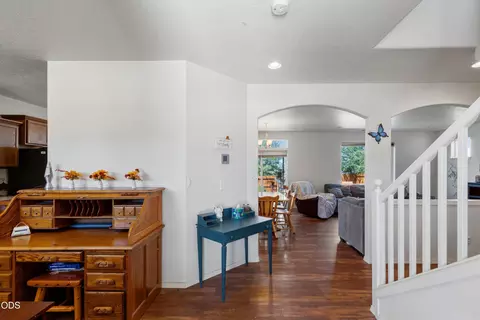 Entry Way - 21382 NEagle Crossing Ave, Bend, OR 97701 photo 1 of 2