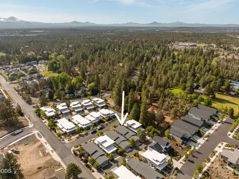 View/Area - 63378 NW Clearstone Dr, Bend, OR 97703 photo 4 of 5