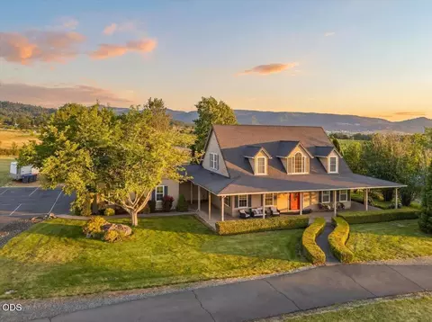 1760 Minear Rd, Medford, OR 97501