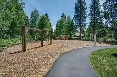 56288 Trailmere Cir, Bend, OR 97707 photo 25