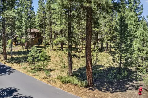 56288 Trailmere Cir, Bend, OR 97707 photo 11