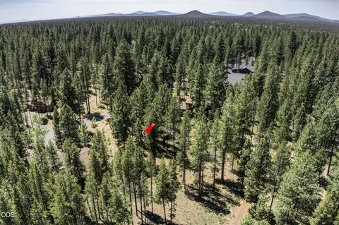 56288 Trailmere Cir, Bend, OR 97707 photo 12