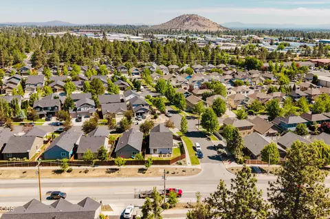 View/Area - 623 SE Glencoe Pl, Bend, OR 97702 photo 7 of 7