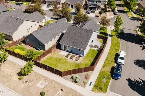 View/Area - 623 SE Glencoe Pl, Bend, OR 97702 photo 3 of 7
