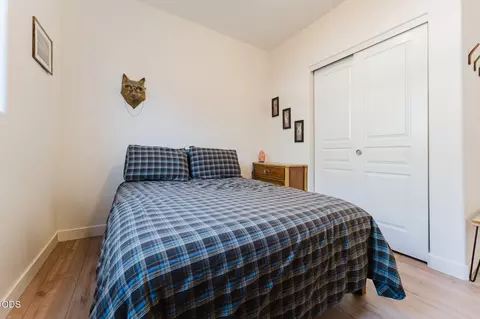 Bedroom - 623 SE Glencoe Pl, Bend, OR 97702 photo 6 of 9