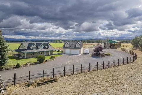 24585 Dodds Rd, Bend, OR 97701