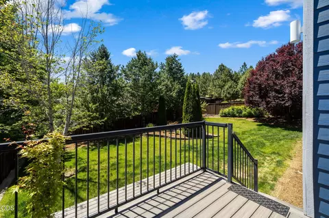 Exterior - 629 NW Powell Butte Loop, Bend, OR 97703 photo 6 of 9