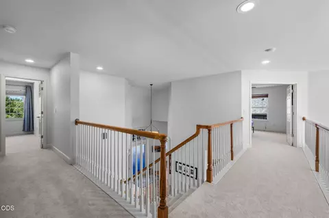 Entry Way - 629 NW Powell Butte Loop, Bend, OR 97703 photo 2 of 3