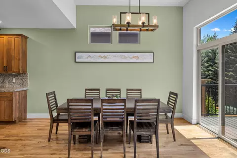 Dining - 629 NW Powell Butte Loop, Bend, OR 97703 photo 1 of 2