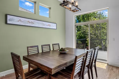 Dining - 629 NW Powell Butte Loop, Bend, OR 97703 photo 2 of 2