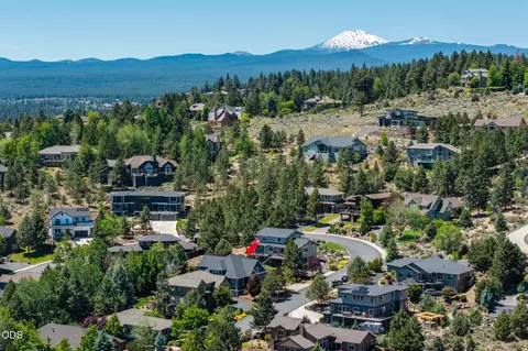 View/Area - 629 NW Powell Butte Loop, Bend, OR 97703 photo 1 of 2