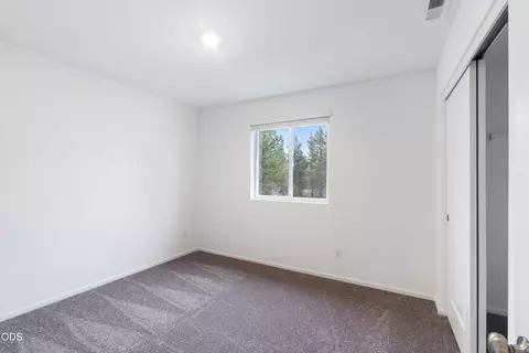 Bedroom - 16681 Cottage Pine St, La Pine, OR 97739 photo 4 of 5