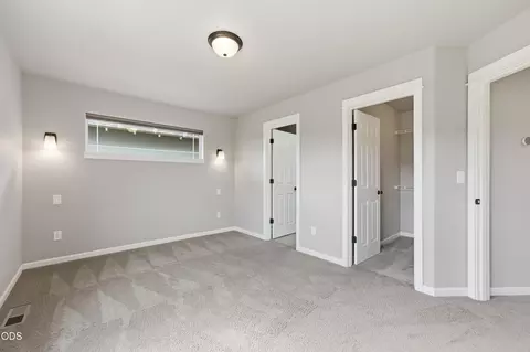 Bedroom - 62719 Hawkview Rd, Bend, OR 97701 photo 3 of 7