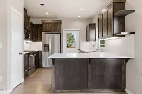 Kitchen - 62719 Hawkview Rd, Bend, OR 97701 photo 2 of 3