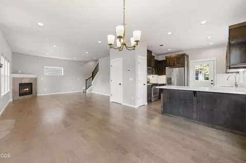 Living - 62719 Hawkview Rd, Bend, OR 97701 photo 1 of 7
