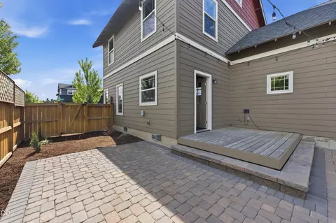 Exterior - 62719 Hawkview Rd, Bend, OR 97701 photo 5 of 15