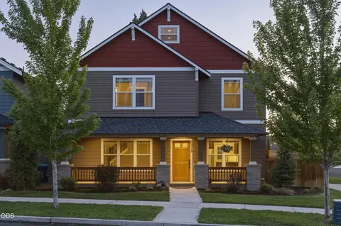 62719 Hawkview Rd, Bend, OR 97701