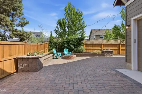 Exterior - 62719 Hawkview Rd, Bend, OR 97701 photo 6 of 15