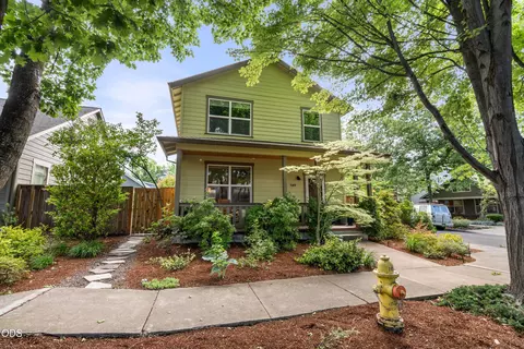 149 Graham Way, Talent, OR 97540