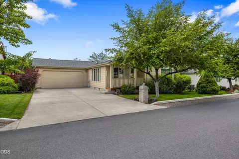 2583 NE Wintergreen Dr, Bend, OR 97701