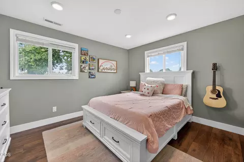 Bedroom - 63235 Anika Ln, Bend, OR 97701 photo 6 of 7