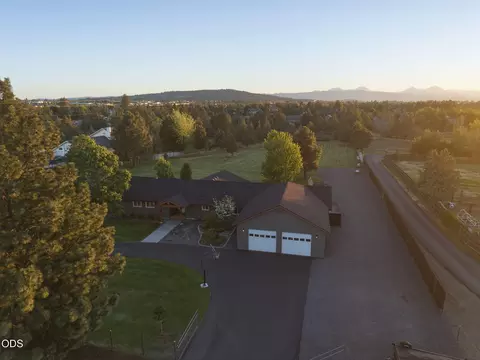 View/Area - 63235 Anika Ln, Bend, OR 97701 photo 2 of 5