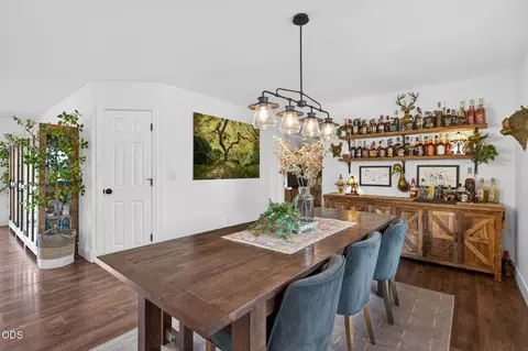 Dining - 63235 Anika Ln, Bend, OR 97701 photo 3 of 4
