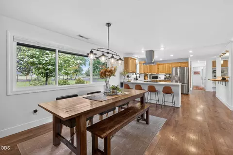 Dining - 63235 Anika Ln, Bend, OR 97701 photo 4 of 4