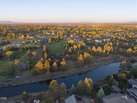 View/Area - 63235 Anika Ln, Bend, OR 97701 photo 4 of 5